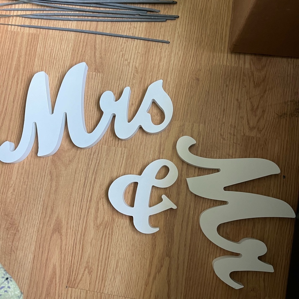 Mr & Mrs wooden sign